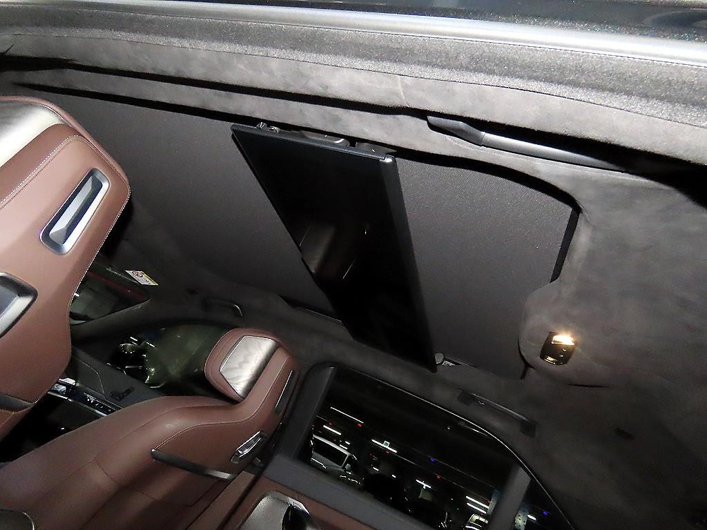 BMW 7시리즈 7시리즈 (G70) 740d xDrive 디자인 퓨어 엑셀런스 이미지 16