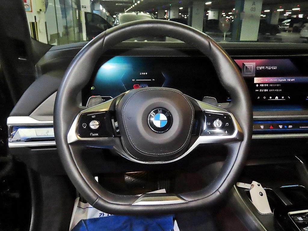 BMW 7시리즈 7시리즈 (G70) 740d xDrive 디자인 퓨어 엑셀런스 이미지 8