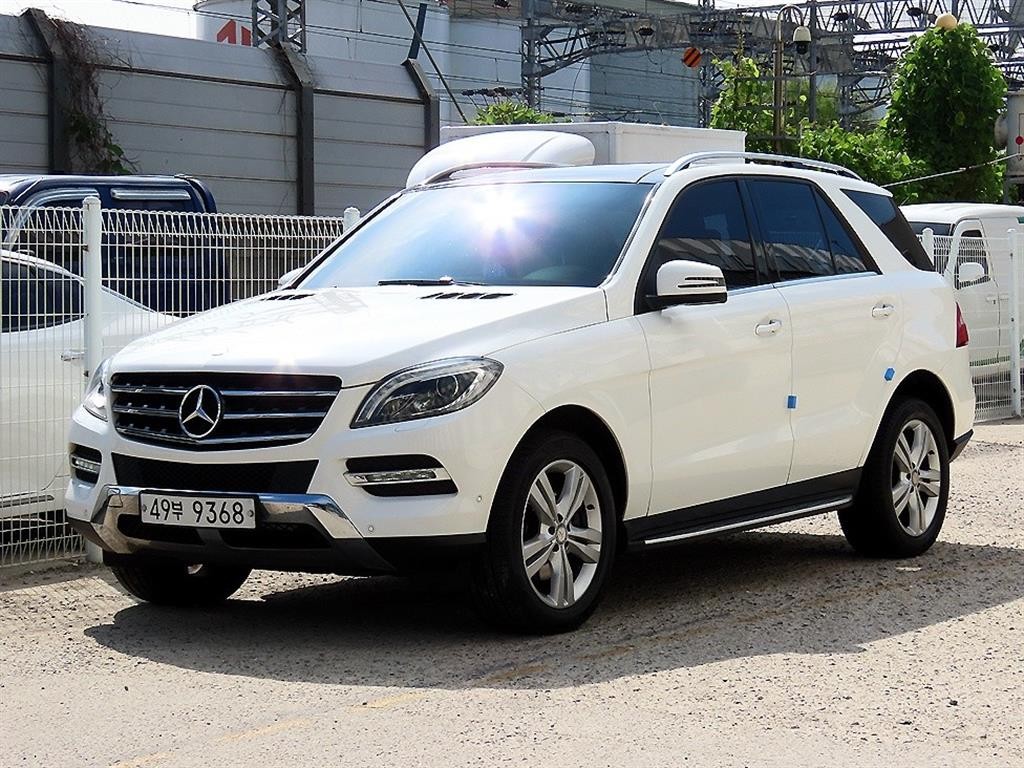 벤츠 M 클래스 뉴 M클래스 W166 ML350 블루텍 4매틱 이미지 2