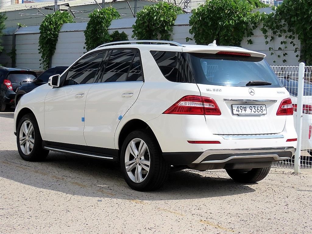 벤츠 M 클래스 뉴 M클래스 W166 ML350 블루텍 4매틱 이미지 3
