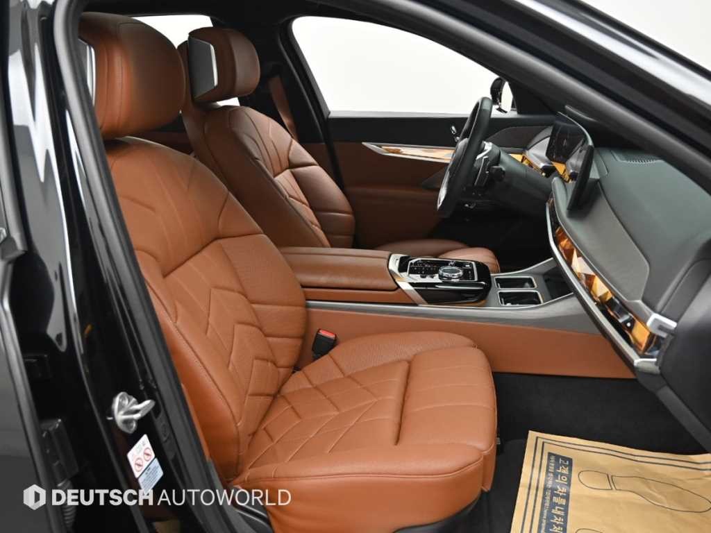 BMW 7시리즈 7시리즈 (G70) 740i sDrive 디자인퓨어 엑셀런스 이미지 10