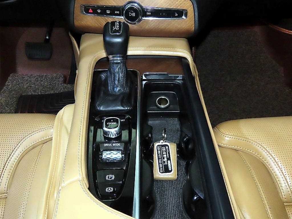 볼보 XC90 XC90 2세대 2.0 T6 AWD 인스크립션 이미지 12
