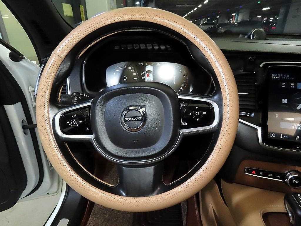 볼보 XC90 XC90 2세대 2.0 T6 AWD 인스크립션 이미지 8