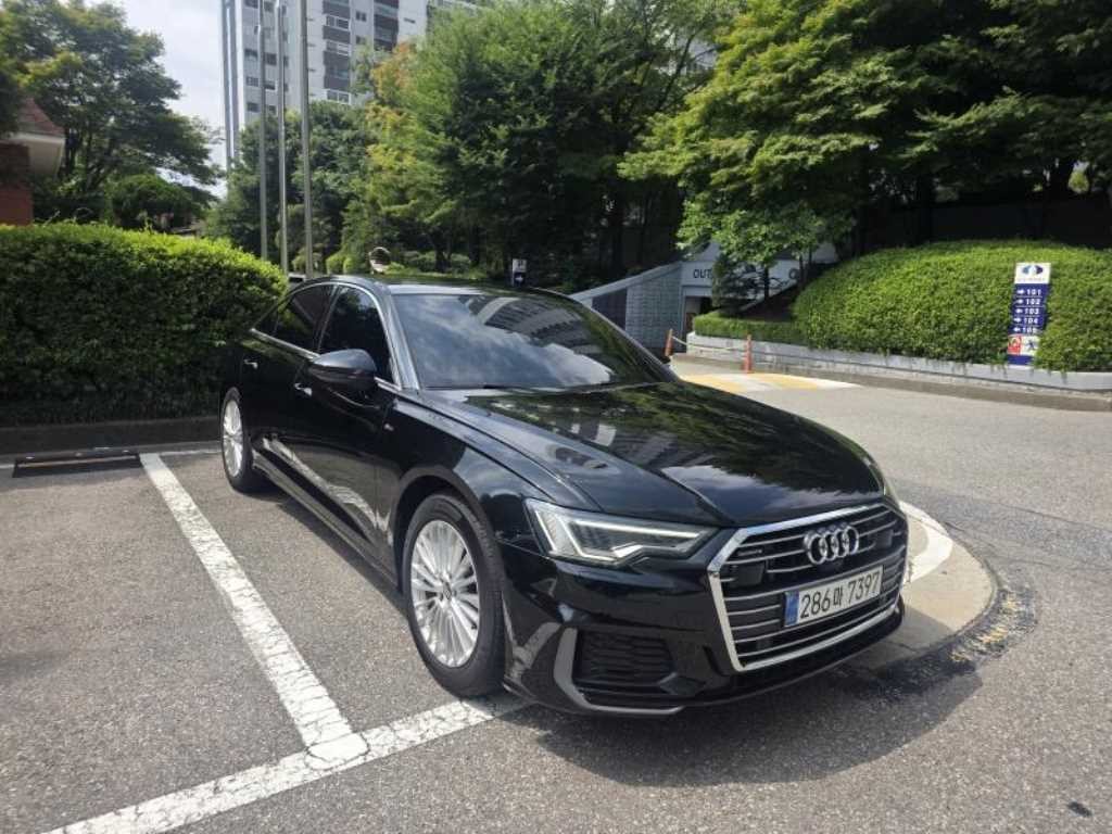 아우디 A6 A6 (C8) 45 TFSI 콰트로 프리미엄 이미지 2