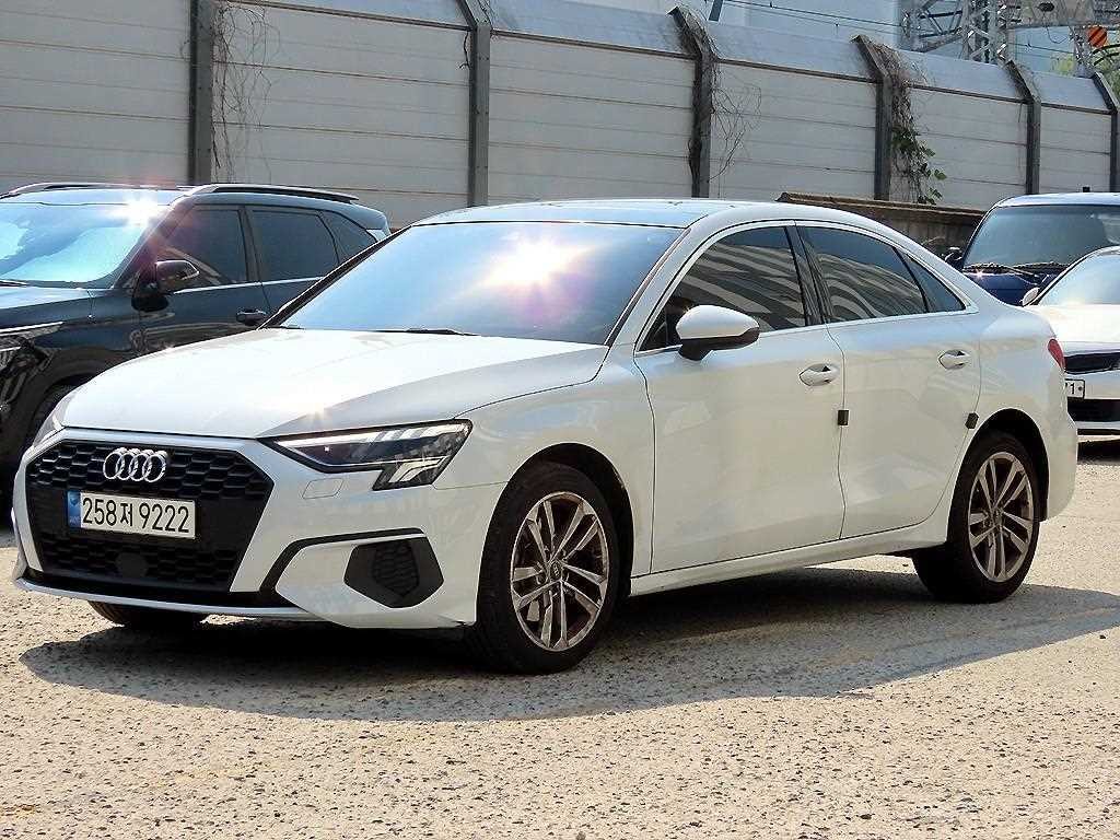아우디 A3 A3(8Y) 40 TFSI 이미지 1