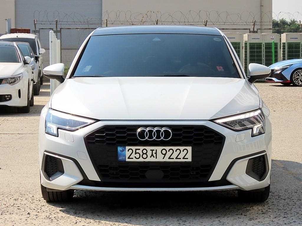 아우디 A3 A3(8Y) 40 TFSI 이미지 2