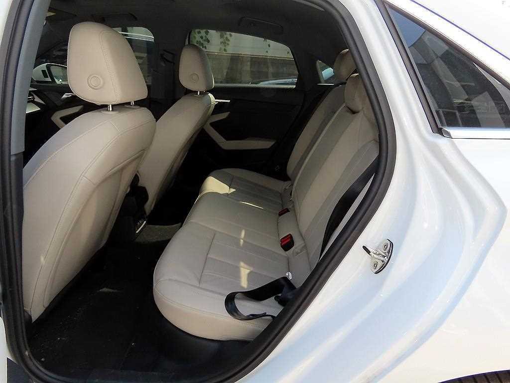 아우디 A3 A3(8Y) 40 TFSI 이미지 6