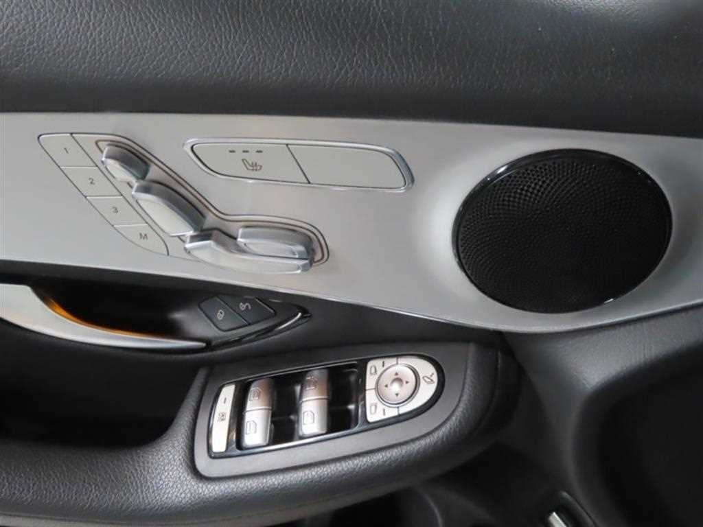 벤츠 GLC 클래스 GLC클래스 X253 GLC 220 d 4MATIC 쿠페 이미지 12