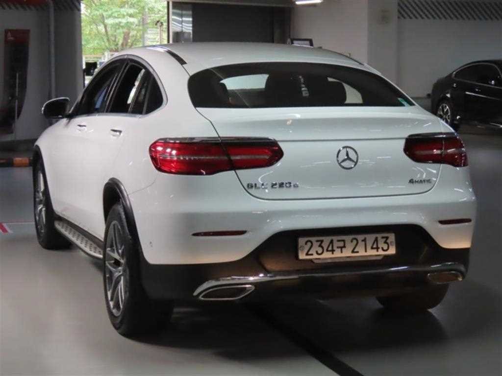 벤츠 GLC 클래스 GLC클래스 X253 GLC 220 d 4MATIC 쿠페 이미지 4