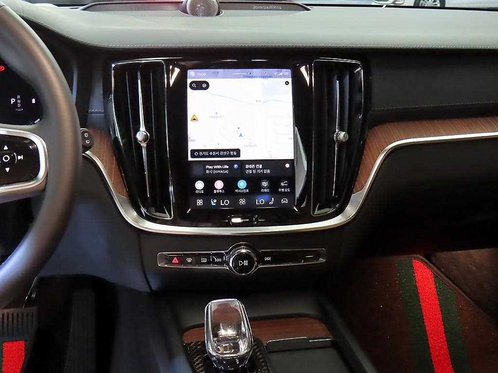 볼보 V60 V60 크로스 컨트리 2세대 2.0 B5 얼티메이트 AWD 이미지 11