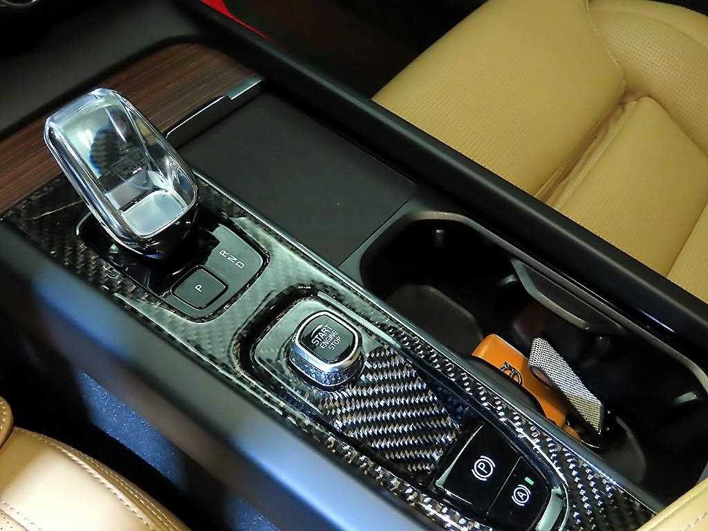볼보 V60 V60 크로스 컨트리 2세대 2.0 B5 얼티메이트 AWD 이미지 12