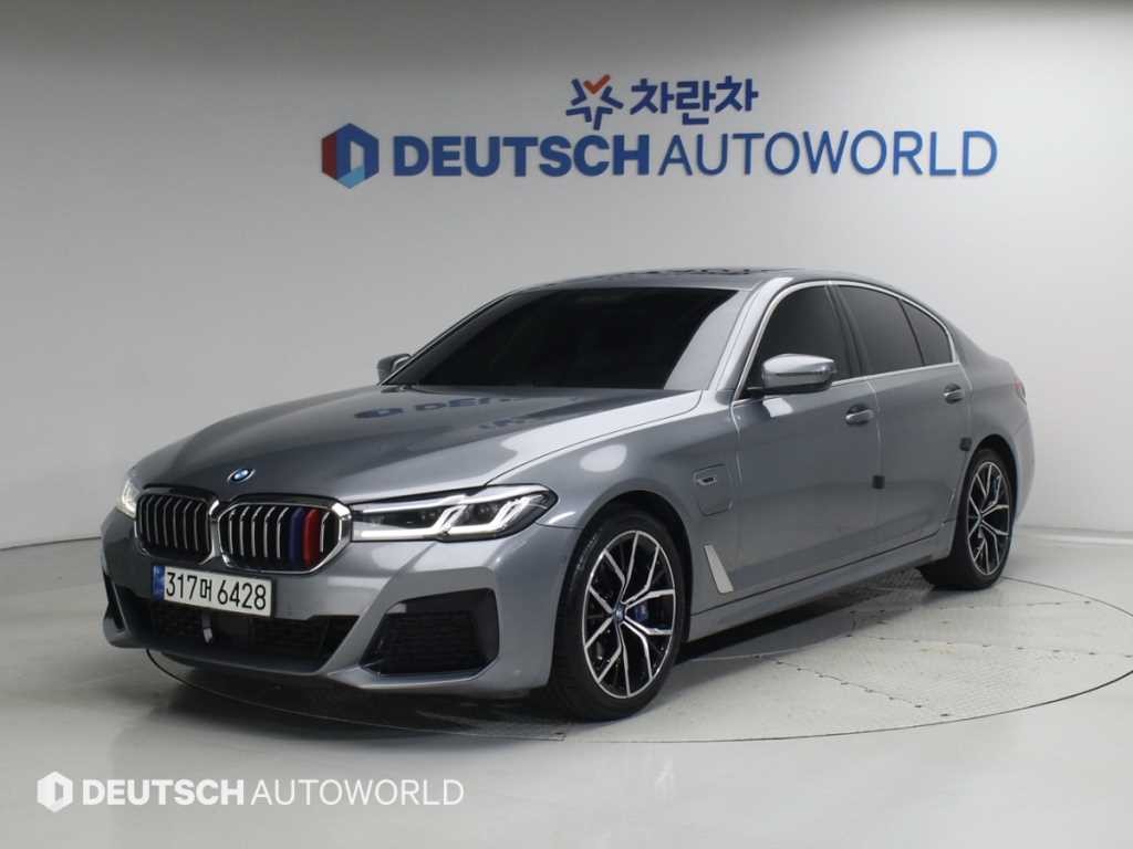 BMW 5시리즈 5시리즈 (G30) 530e M 스포츠 이미지 1