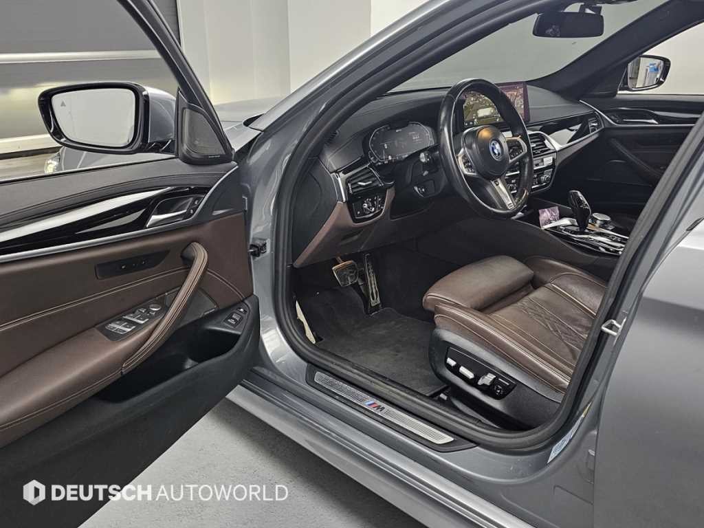 BMW 5시리즈 5시리즈 (G30) 530e M 스포츠 이미지 11