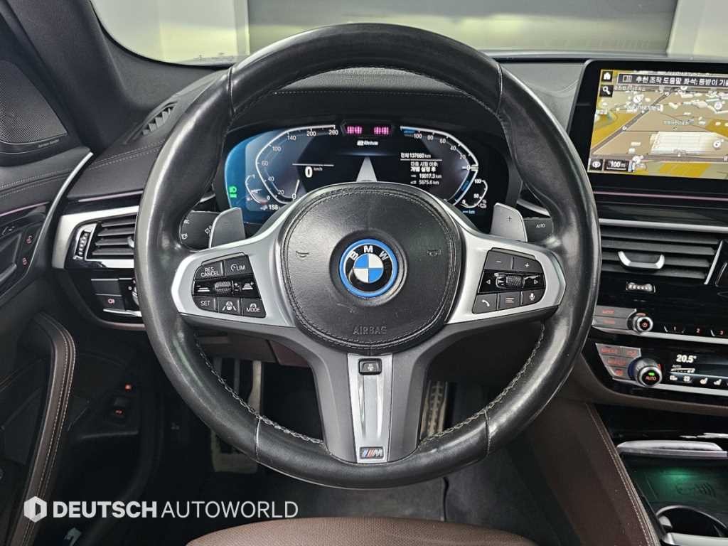 BMW 5시리즈 5시리즈 (G30) 530e M 스포츠 이미지 13