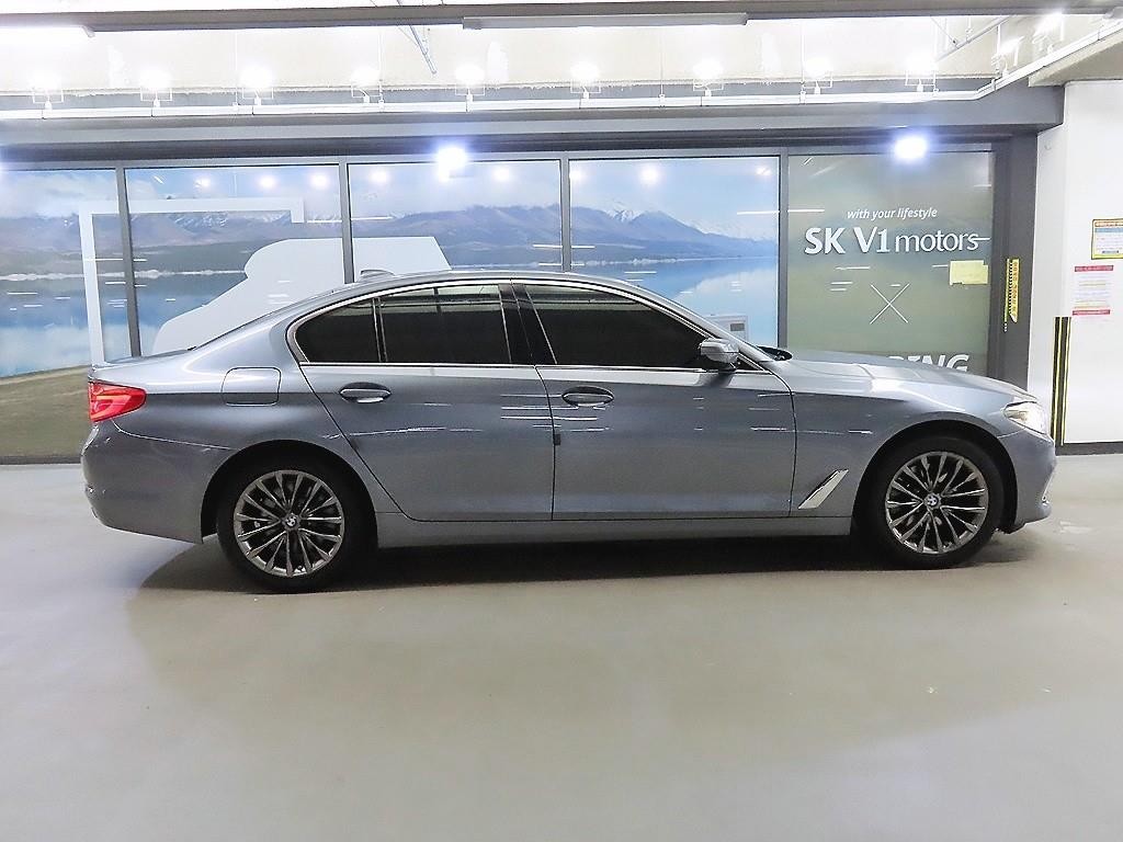 BMW 5시리즈 5시리즈 (G30) 520d xDrive 럭셔리 플러스 이미지 3