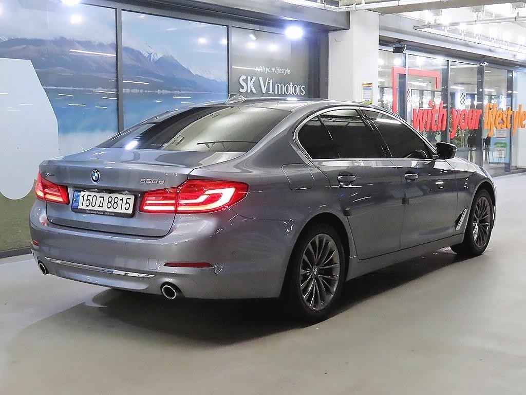 BMW 5시리즈 5시리즈 (G30) 520d xDrive 럭셔리 플러스 이미지 4
