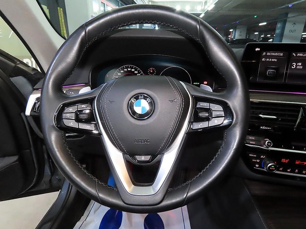 BMW 5시리즈 5시리즈 (G30) 520d xDrive 럭셔리 플러스 이미지 8
