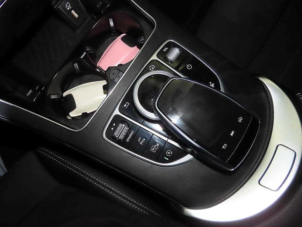 벤츠 C 클래스 C클래스 W205 C200 쿠페 이미지 13