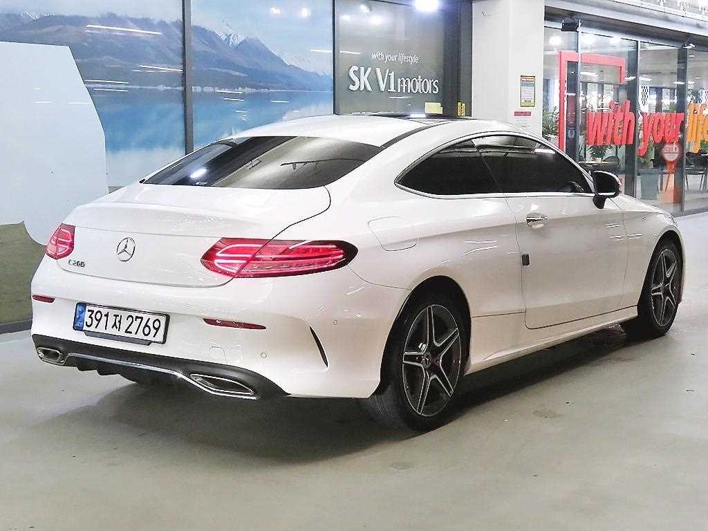 벤츠 C 클래스 C클래스 W205 C200 쿠페 이미지 4