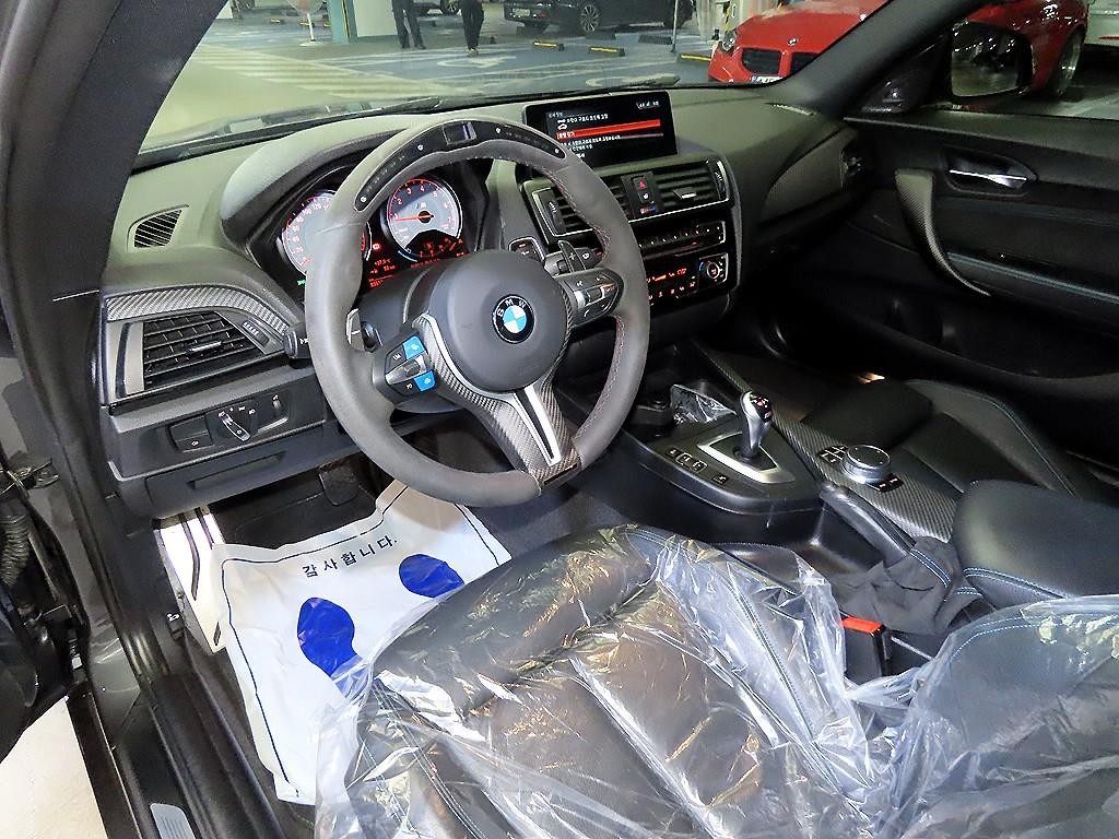 BMW 2시리즈 M2 (F87) 쿠페 M 퍼포먼스 스티어링 휠 에디션 이미지 10