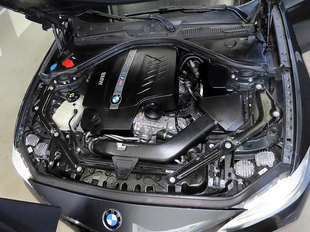 BMW 2시리즈 M2 (F87) 쿠페 M 퍼포먼스 스티어링 휠 에디션 이미지 16