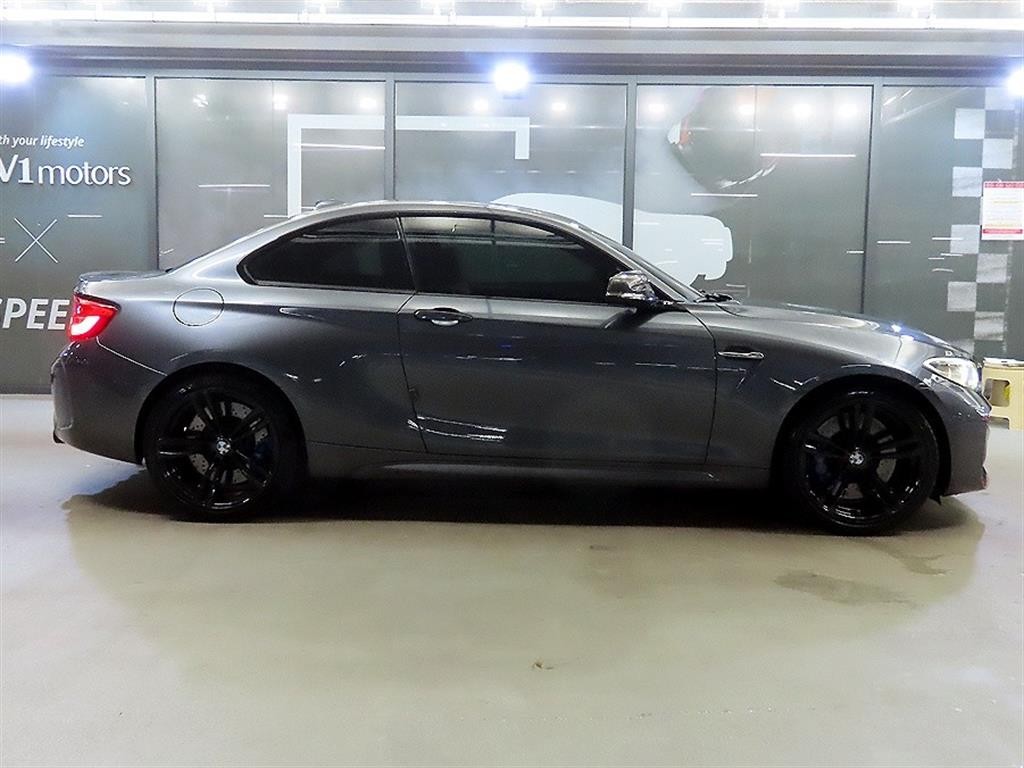 BMW 2시리즈 M2 (F87) 쿠페 M 퍼포먼스 스티어링 휠 에디션 이미지 3