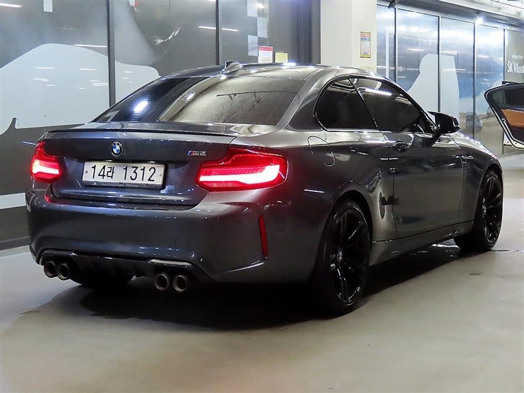 BMW 2시리즈 M2 (F87) 쿠페 M 퍼포먼스 스티어링 휠 에디션 이미지 4