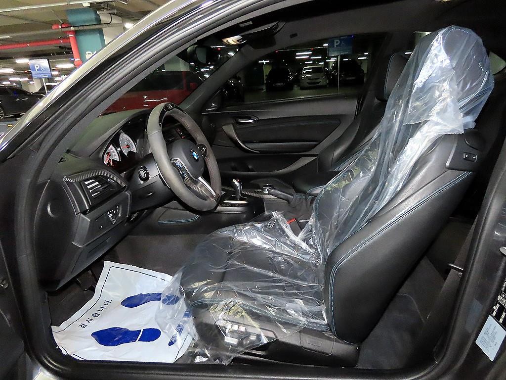 BMW 2시리즈 M2 (F87) 쿠페 M 퍼포먼스 스티어링 휠 에디션 이미지 6