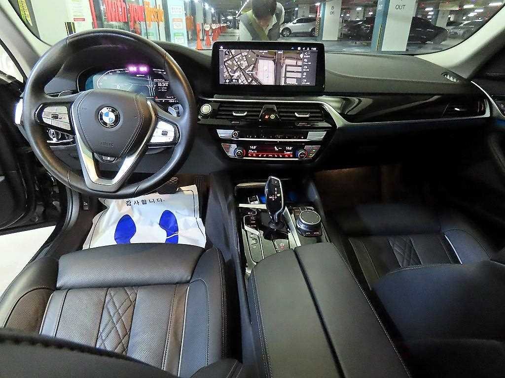 BMW 5시리즈 5시리즈 (G30) 530e 럭셔리 이미지 10