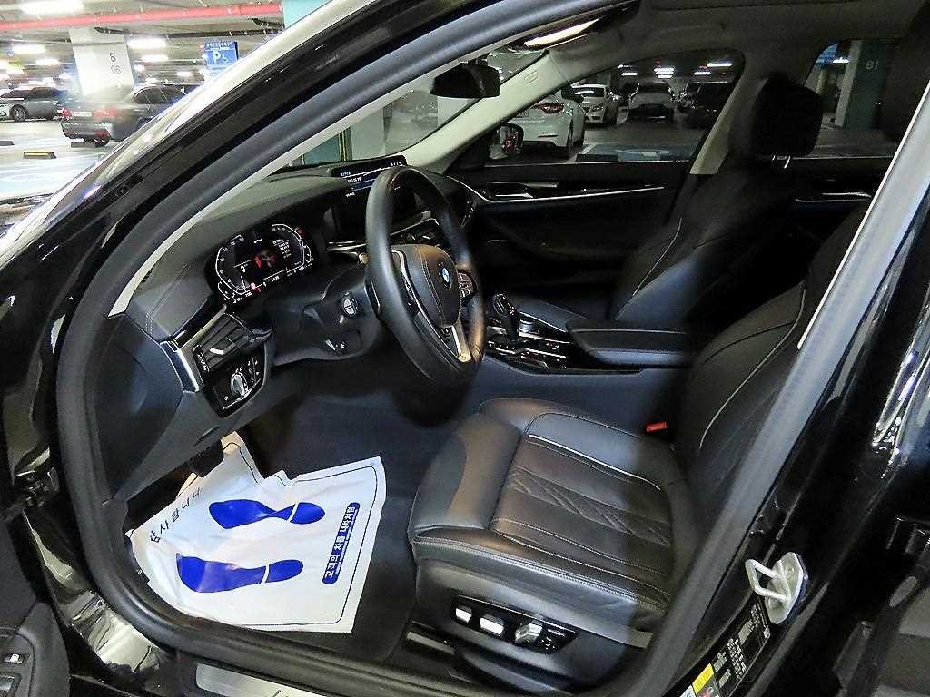 BMW 5시리즈 5시리즈 (G30) 530e 럭셔리 이미지 6