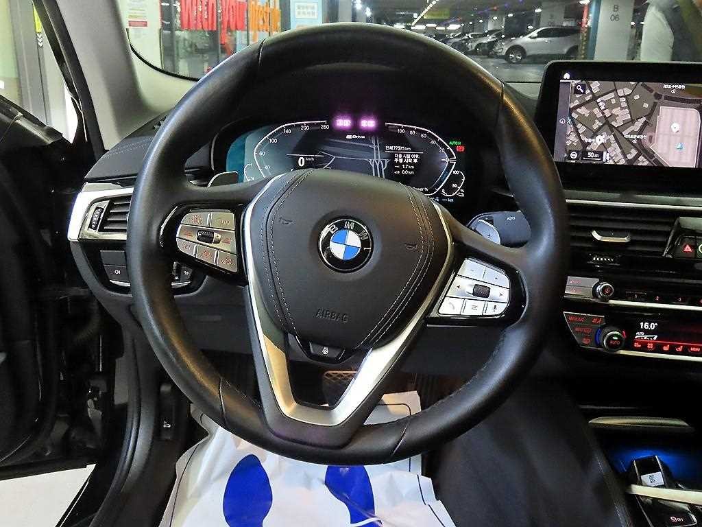 BMW 5시리즈 5시리즈 (G30) 530e 럭셔리 이미지 8