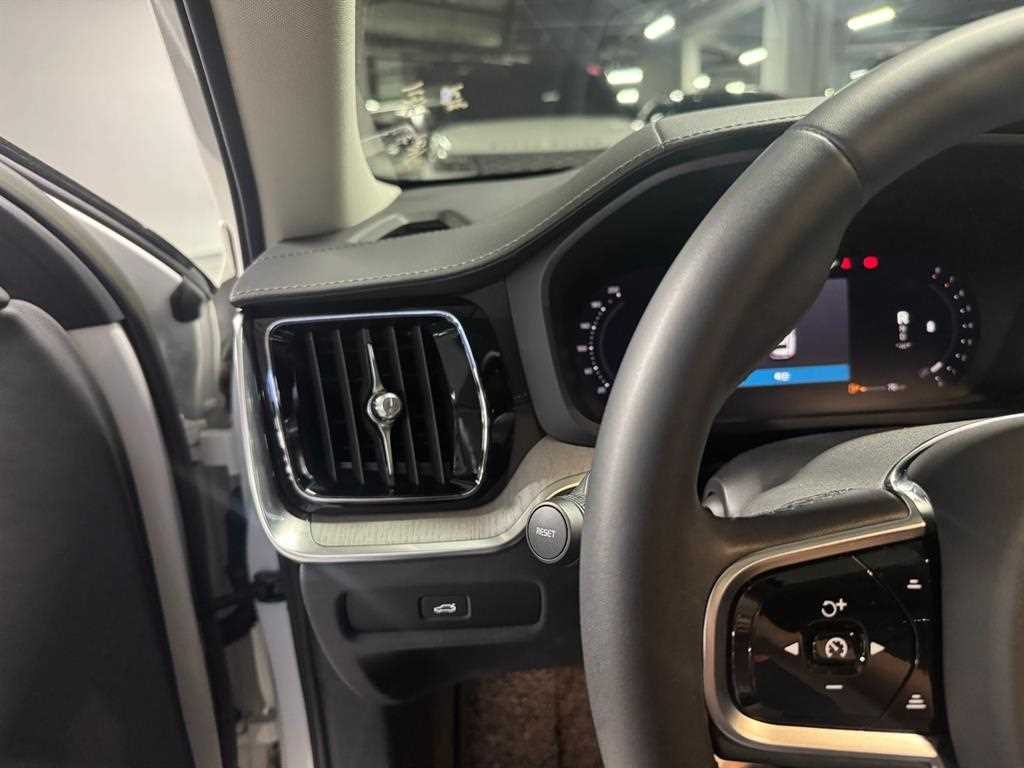 볼보 V60 V60 크로스 컨트리 2세대 2.0 B5 얼티메이트 AWD 이미지 10