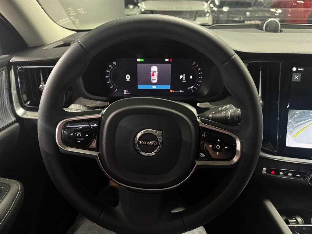 볼보 V60 V60 크로스 컨트리 2세대 2.0 B5 얼티메이트 AWD 이미지 5