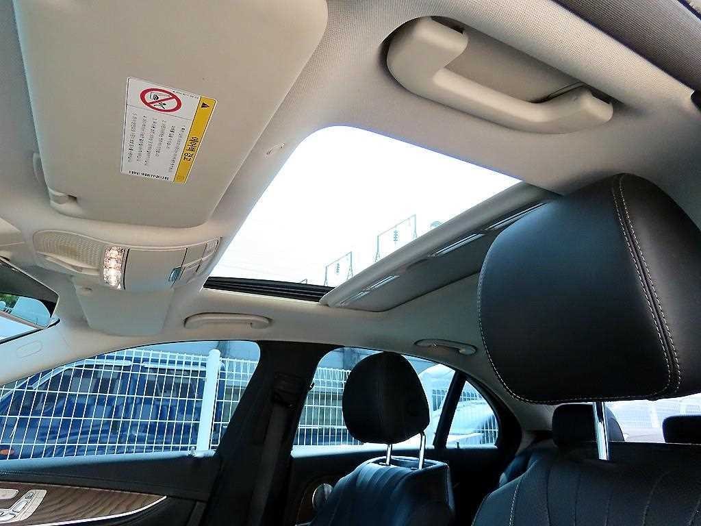 벤츠 E 클래스 E-클래스 W213 E300 4MATIC 익스클루시브 이미지 16
