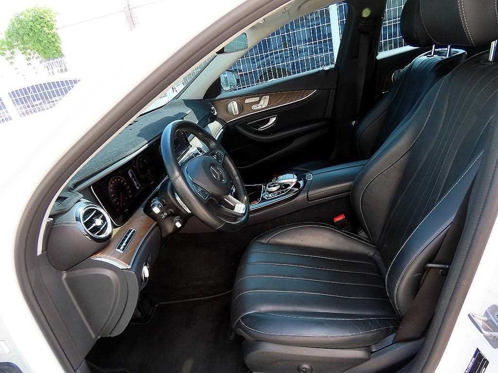 벤츠 E 클래스 E-클래스 W213 E300 4MATIC 익스클루시브 이미지 5
