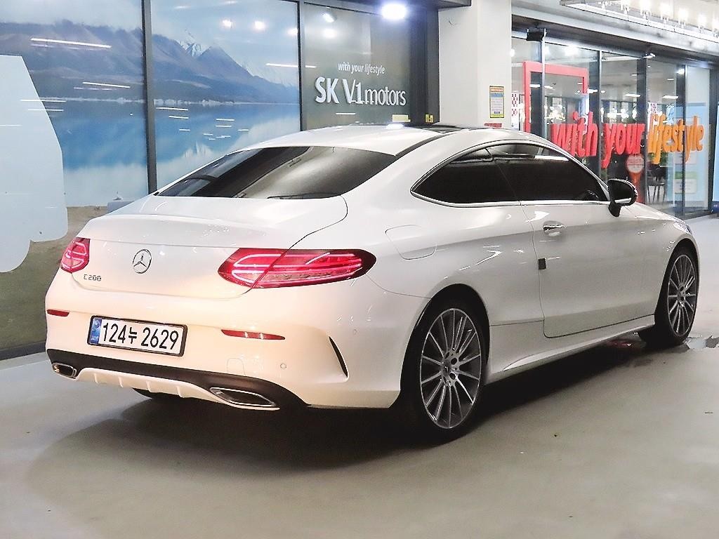 벤츠 C 클래스 C클래스 W205 C200 쿠페 이미지 4