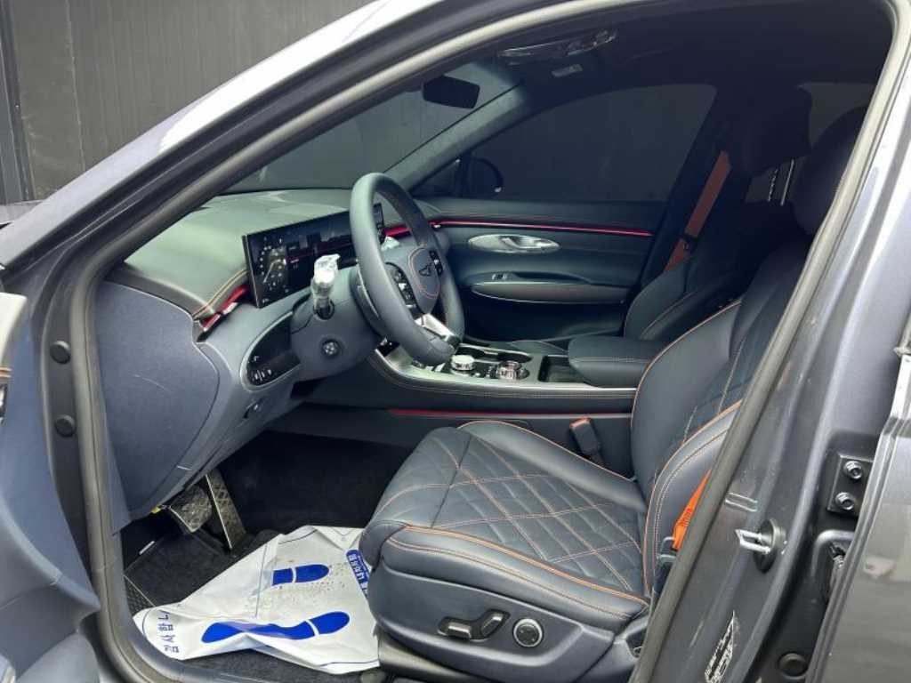 제네시스 GV70 2.5T 가솔린 AWD 스포츠 이미지 7