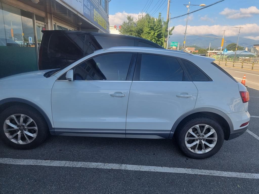 아우디 Q3 30 TDI 콰트로 이미지 2