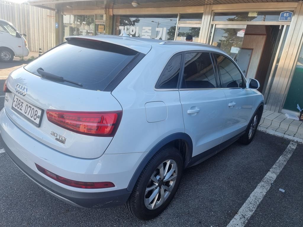 아우디 Q3 30 TDI 콰트로 이미지 4