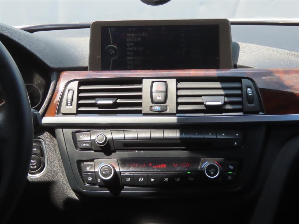 BMW 3시리즈 3시리즈 (F30) 320d 이미지 10