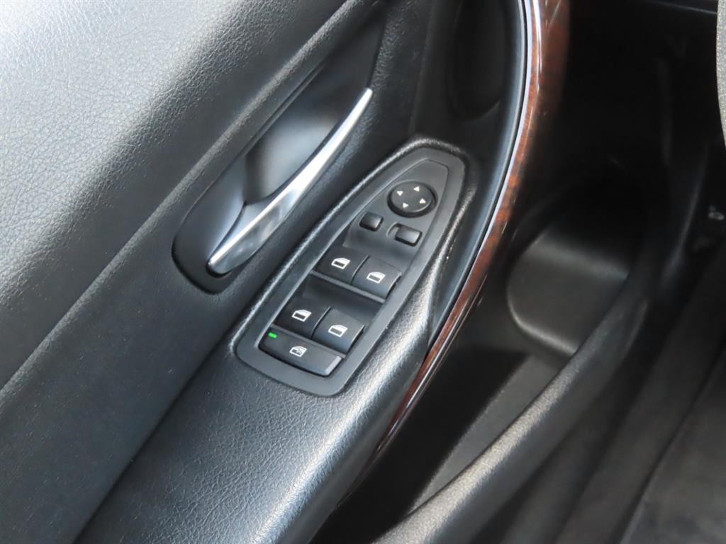 BMW 3시리즈 3시리즈 (F30) 320d 이미지 13