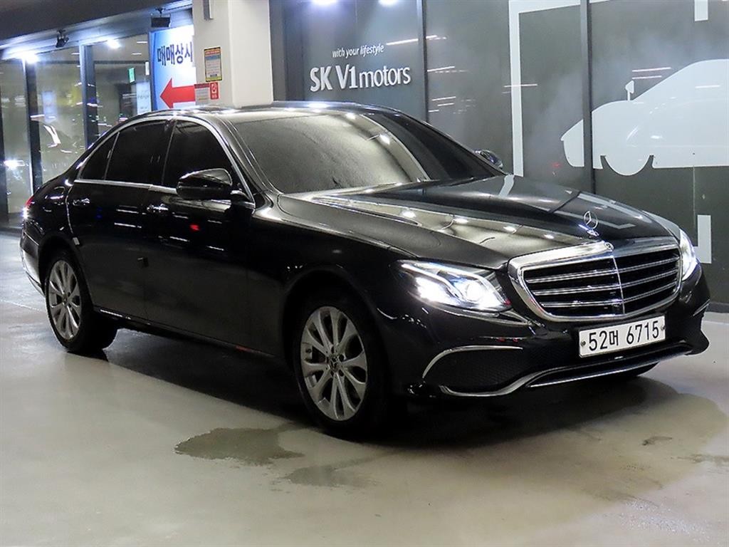 벤츠 E 클래스 E-클래스 W213 E300 4MATIC 익스클루시브 이미지 1