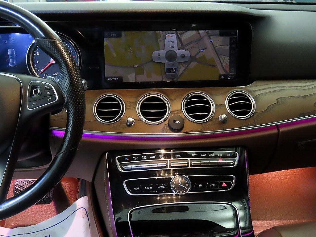 벤츠 E 클래스 E-클래스 W213 E300 4MATIC 익스클루시브 이미지 11