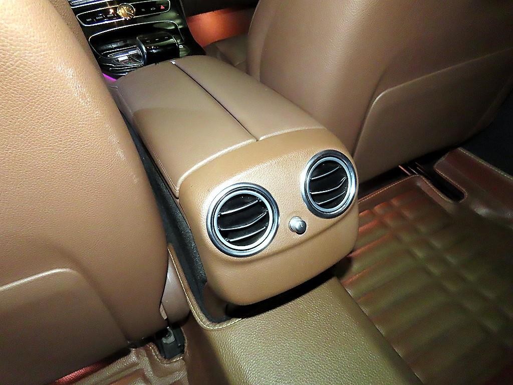 벤츠 E 클래스 E-클래스 W213 E300 4MATIC 익스클루시브 이미지 14