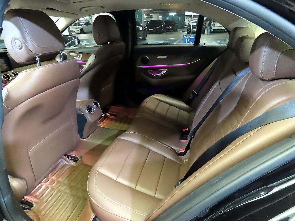 벤츠 E 클래스 E-클래스 W213 E300 4MATIC 익스클루시브 이미지 7