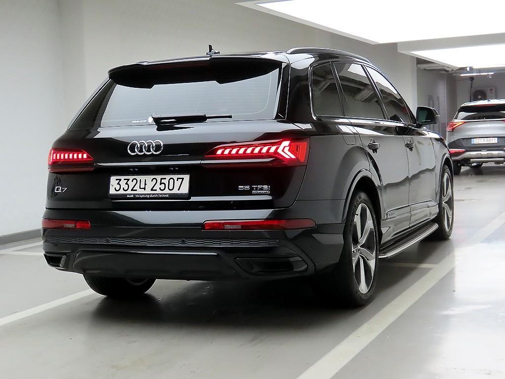 아우디 Q7 Q7 (4M) 55 TFSI 콰트로 프리미엄 이미지 4