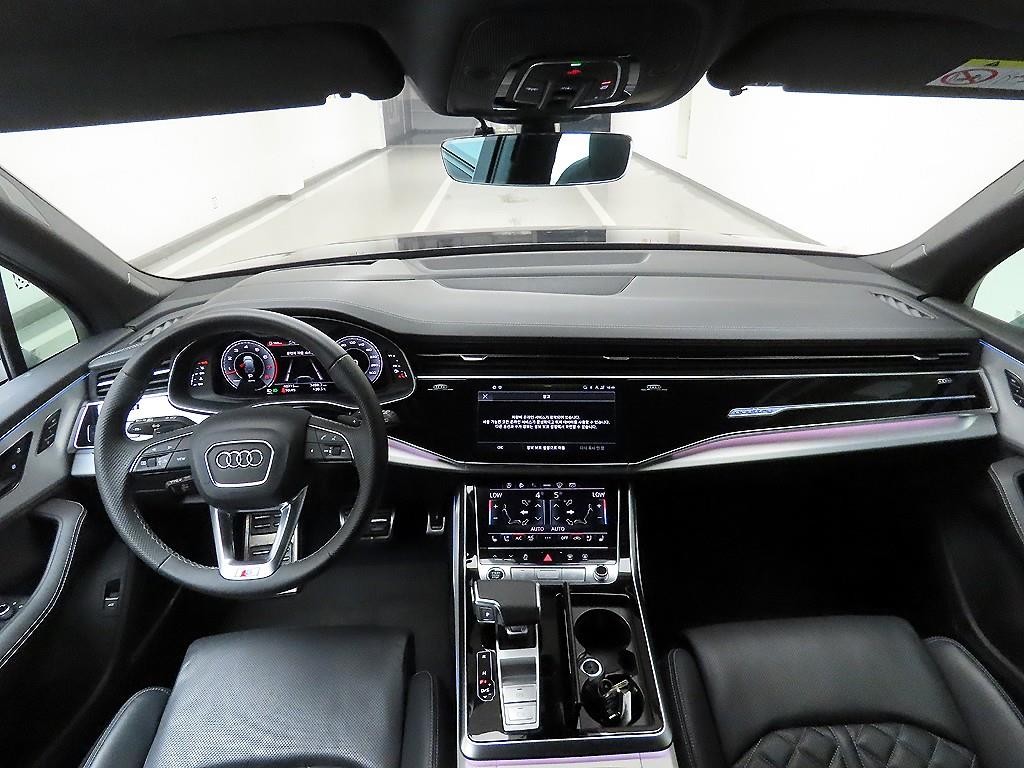 아우디 Q7 Q7 (4M) 55 TFSI 콰트로 프리미엄 이미지 8