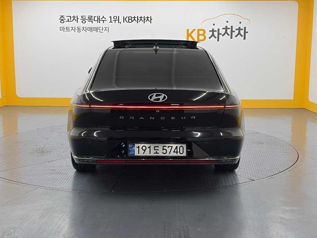 현대 그랜저 그랜저 (GN7) 가솔린 2.5 2WD 캘리그래피 이미지 3