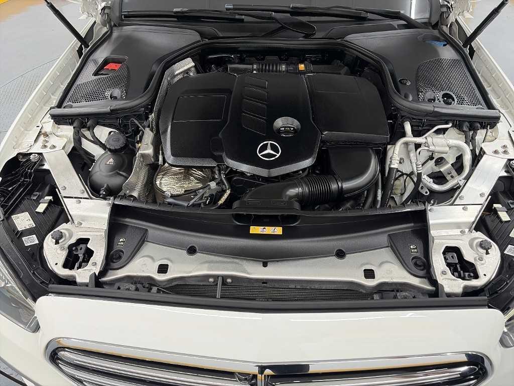 벤츠 E 클래스 E-클래스 W213 E220d 4MATIC 익스클루시브 이미지 5