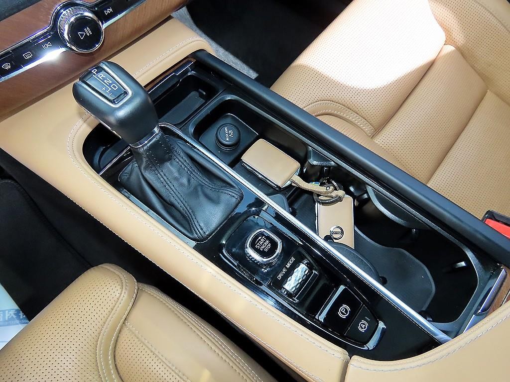 볼보 XC90 XC90 2세대 2.0 D5 AWD 인스크립션 이미지 12